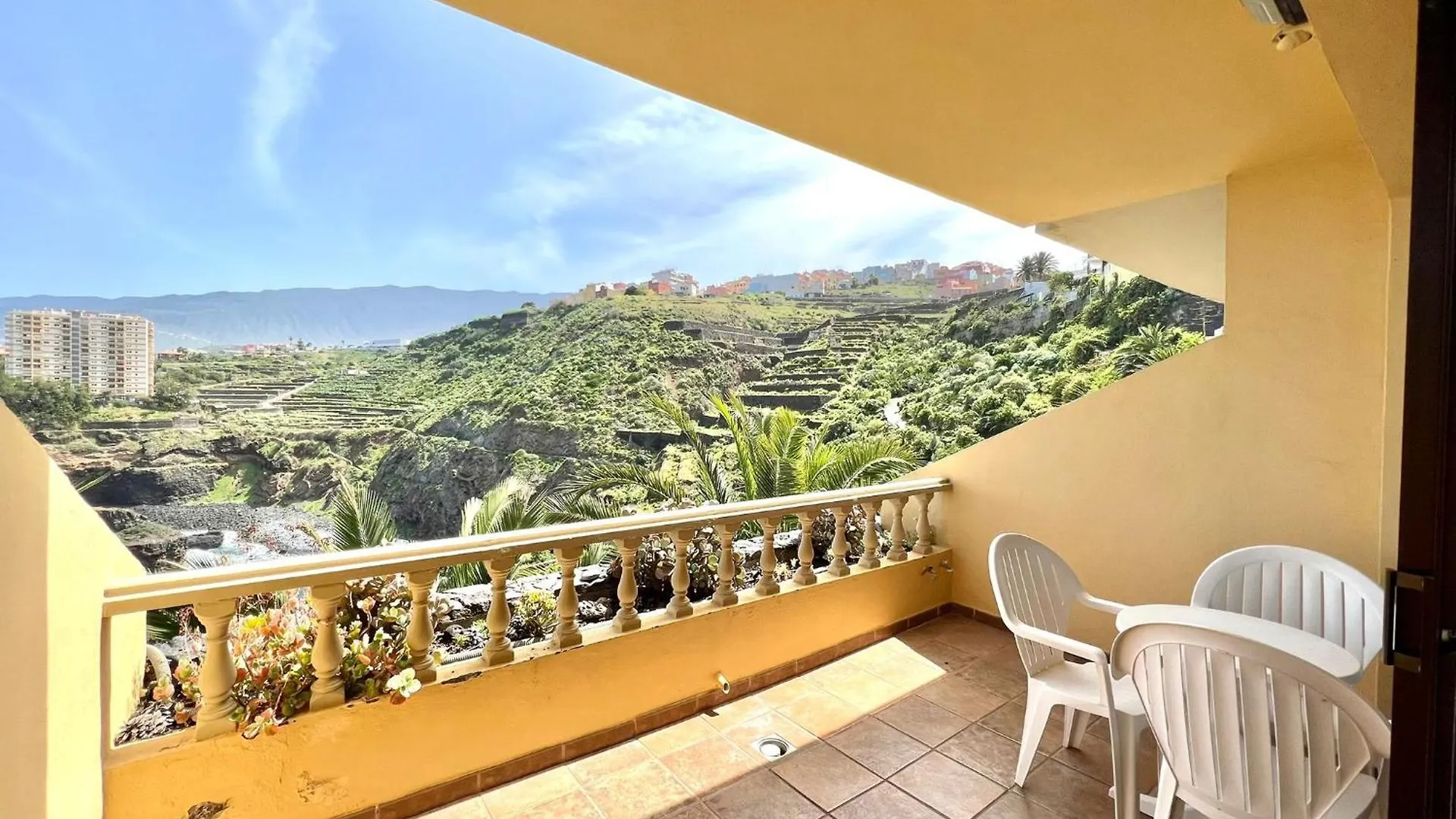 Apto. Con Gran Terraza Con Vista Al Mar Y Piscina Los Realejos