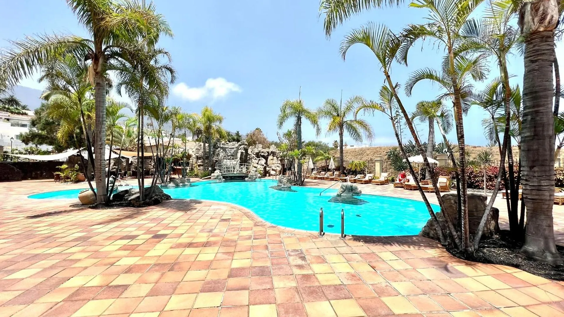 Apto. Con Gran Terraza Con Vista Al Mar Y Piscina Los Realejos Spanje